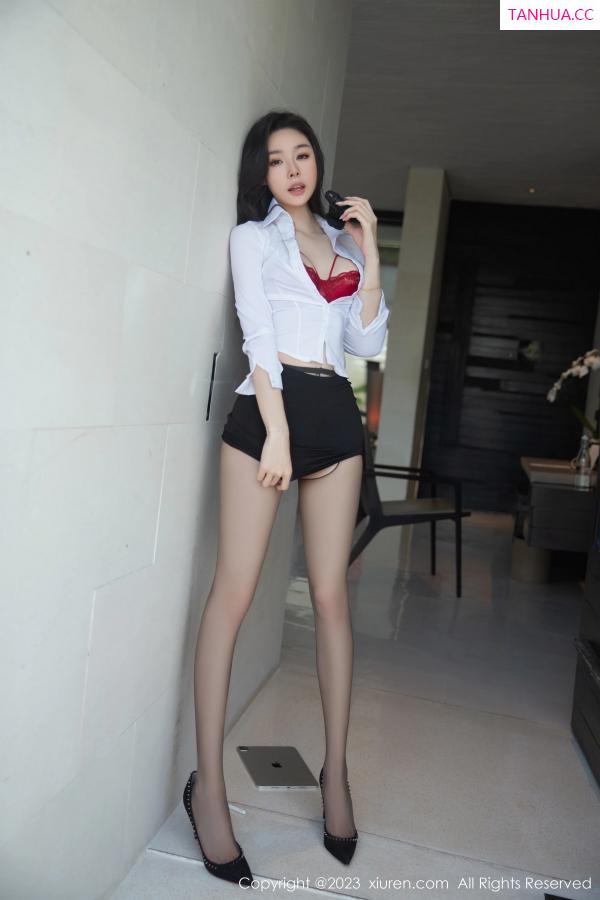 逗逗DouDou  [XiuRen]高清写真图 2023.06.21 No.6960 是小逗逗 丝袜美腿第24张图片
